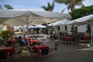 El Casino de Telde homenajea a 18 socios y al que fuera su conserje durante 40 años (Foto TA y TF)